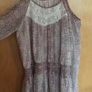 Printed dress with shoulder cut outs